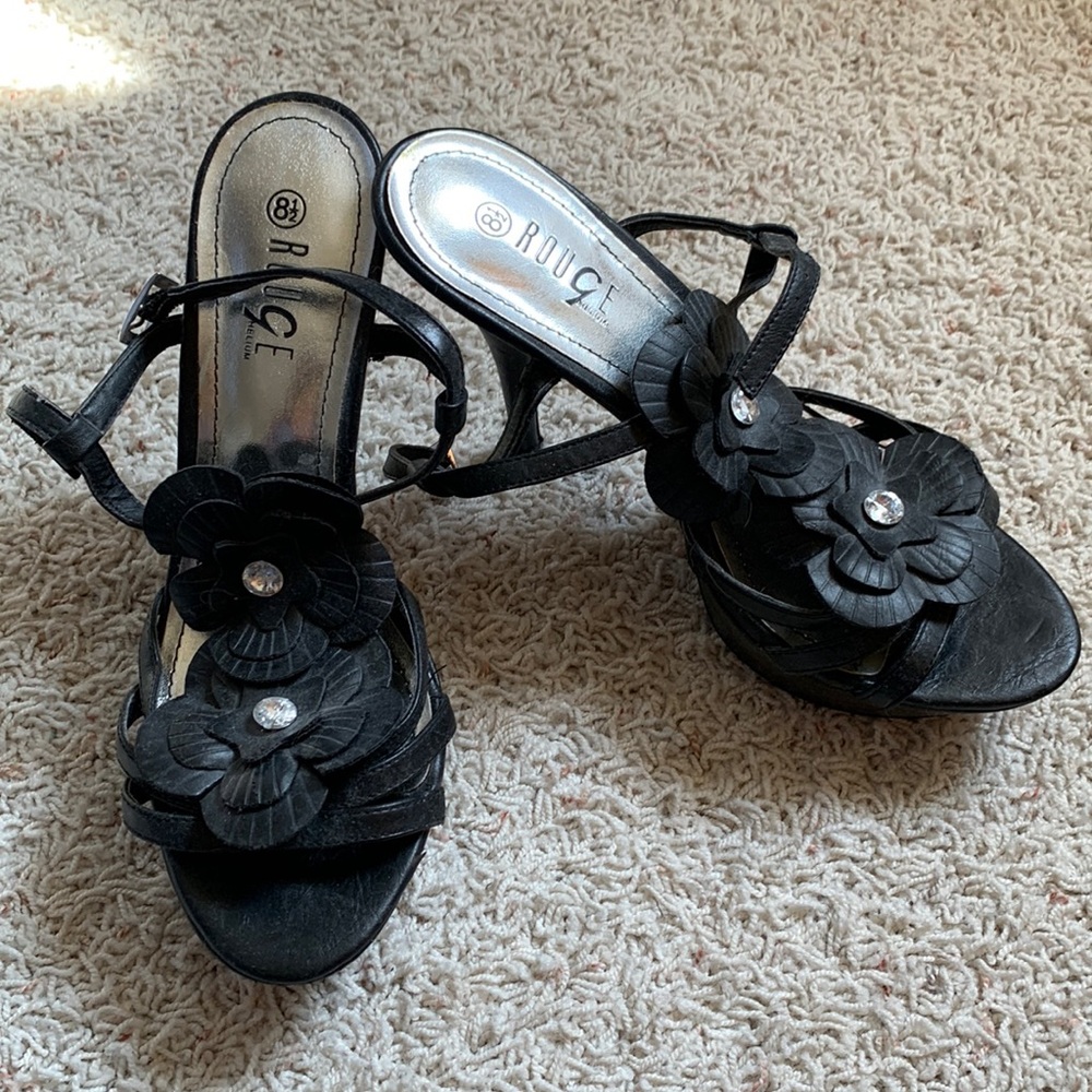 Rouge 8.5 black flower heels
